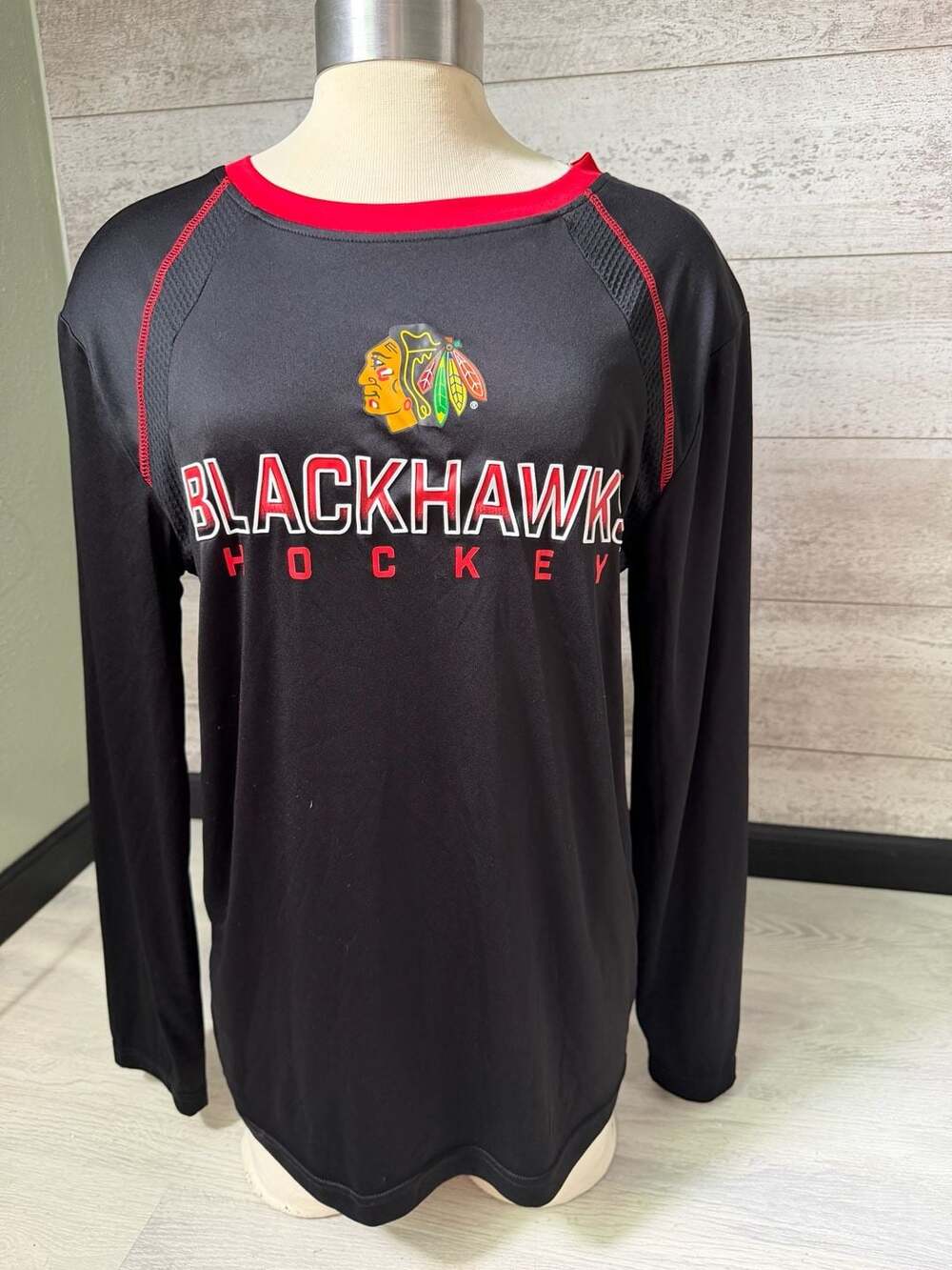 NHL Chicago Blackhawks Long Sleeve Shirt Size S Black Hockey Tee
